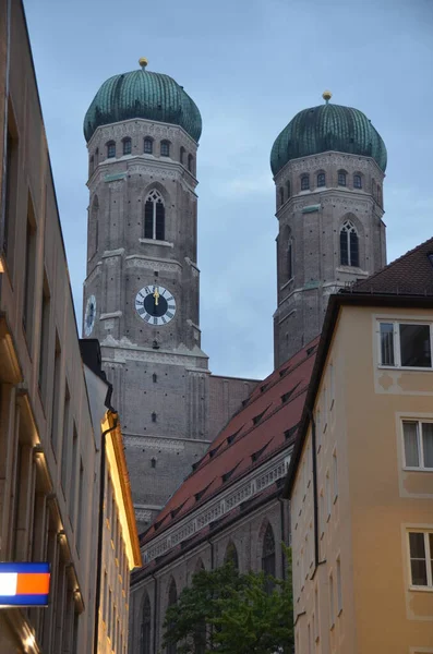 Blick Auf Architektur Abendliche Straßenszene — Stockfoto