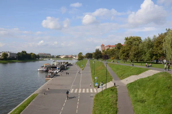 Scène Quai Dans Ville Lumière Jour Voyage Tourné Avec Rivière — Photo