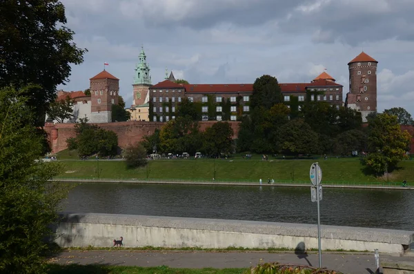 Zamek Nad Rzeką Zdjęcie Podróży — Zdjęcie stockowe