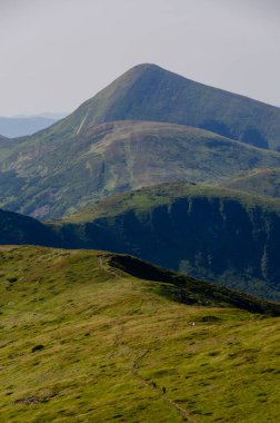 Güzel dağlık manzaranın manzarası 