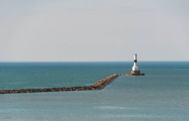 Erie Gölü 'ndeki Conneaut Plajı' ndaki Deniz Feneri.