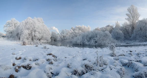 Invierno en el río —  Fotos de Stock