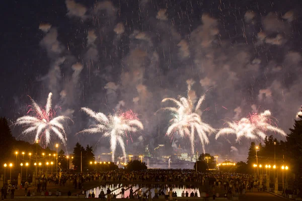 Fogos de artifício em moscow — Fotografia de Stock