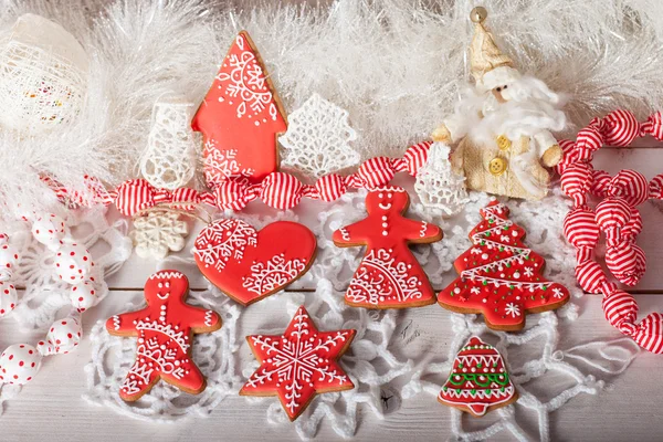 Galletas de Navidad y juguetes retro hechos a mano —  Fotos de Stock