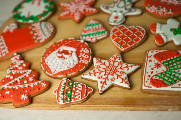 Biscuits de Noël et jouets rétro faits main Image En Vente