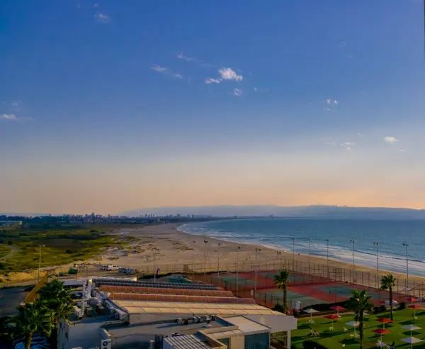 Uma vista de uma cidade Foto de alta qualidade. — Fotografia de Stock