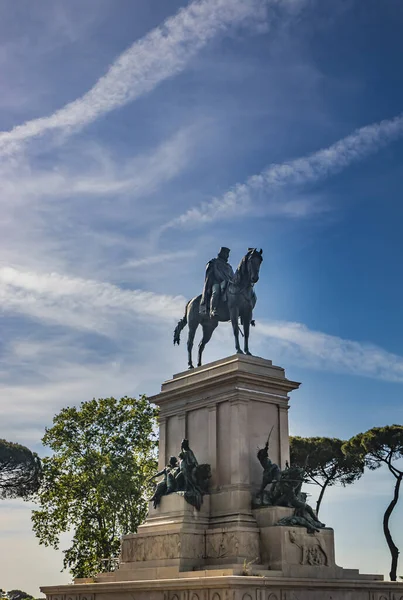 Řím Lazio Itálie Bronzová Socha Italského Generála Patriota Giuseppa Garibaldiho — Stock fotografie