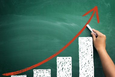 çubuk grafiği siyah arka plan üzerine yukarıda ok