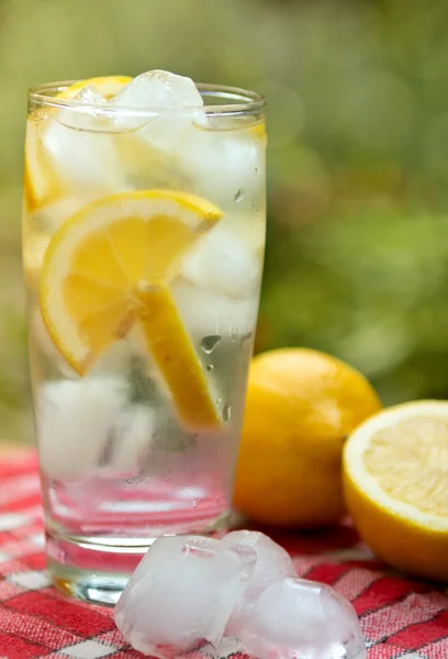 Cold refreshing drink — Stock Photo, Image