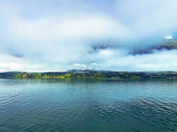 Brouillard Matinal Nuages Bas Dessus Lac Brienz Canton Berne Suisse — Photo