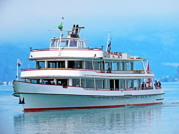 Bateaux Passagers Touristiques Travers Lac Brienz Brienzersee Sur Ligne Ferry — Photo