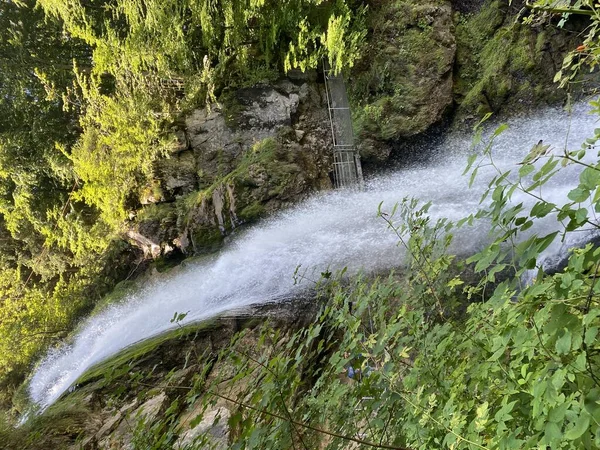 Водопад Гисбах Одноименном Природном Парке Над Озером Бридж Гиссен Giessbach — стоковое фото