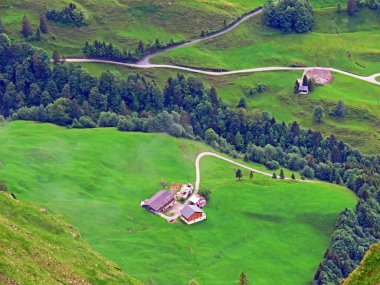Iberig bölgesi üzerinde ve Schwyz Alp dağlarının yamaçlarında, Oberiberg - Schwyz Kantonu, İsviçre (Kanton Schwyz, Schweiz)