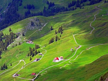 Iberig bölgesi üzerinde ve Schwyz Alp dağlarının yamaçlarında, Oberiberg - Schwyz Kantonu, İsviçre (Kanton Schwyz, Schweiz)