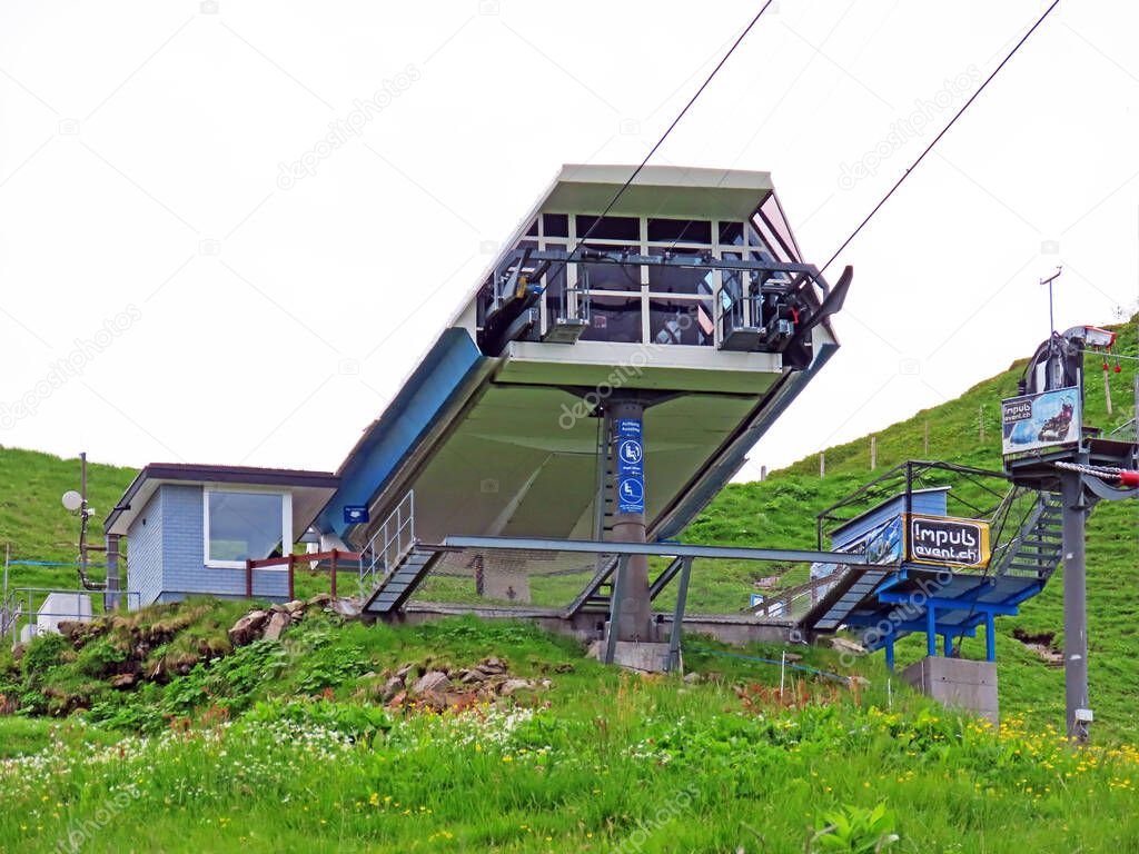 4er Sesselbahn Sternen zum Klein Sternen or 4-seater Chairlift Hoch-Ybrig - Seebli (Kl. Sternen) on the slopes of the Schwyz Alps mountain massif, Oberiberg - Canton of Schwyz, Switzerland (Kanton Schwyz, Schweiz)