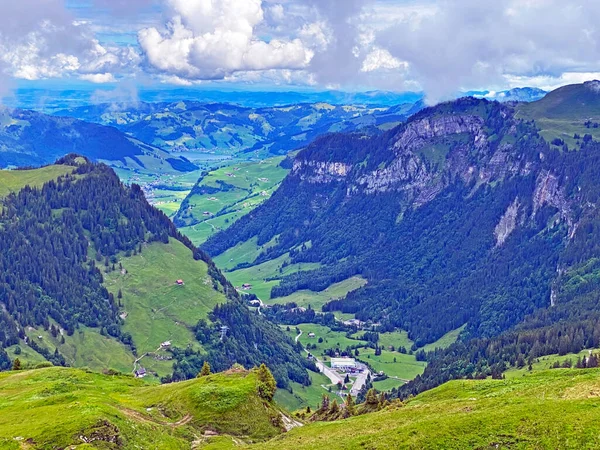Blick Auf Das Loch Alpental Über Die Iberische Region Und — Stockfoto