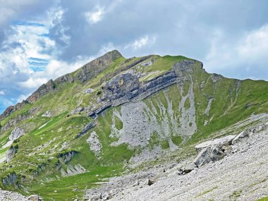 Alpine peak Twaeriberg or Twariberg of the mountain range First and in the Schwyz Alps mountain massif, Oberiberg - Canton of Schwyz, Switzerland (Kanton Schwyz, Schweiz)