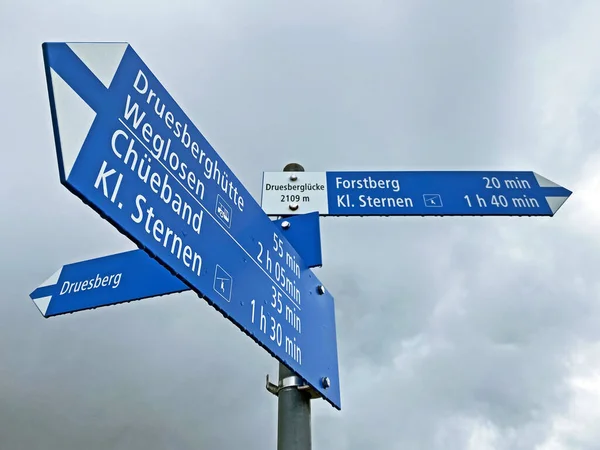 Mountaineering Signposts Markings Slopes Mountain Range First Schwyz Alps Mountain — Foto de Stock