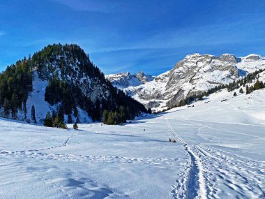 Alpstein dağlarının tepesinde ve Obertoggenburg bölgesinde, Unterwasser - İsviçre 'nin St. Gallen Kantonu' nda (Schweiz)