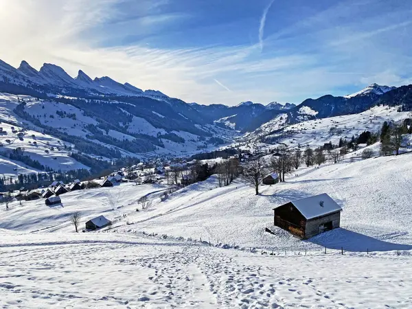 Perfeita Paisagem Alpina Inverno Vale Rio Thur Entre Cordilheiras Churfirsten — Fotografia de Stock