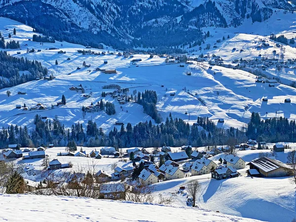 Paisaje Alpino Invierno Perfecto Valle Del Río Thur Entre Las —  Fotos de Stock