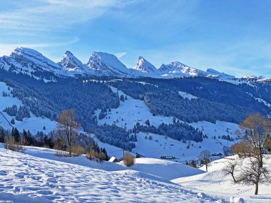 Walenstadt Gölü ve Walen Gölü (Walensee) ile Thur Nehri Vadisi, Unterwasser - İsviçre 'nin St. Gallen Kantonu (Schweiz)