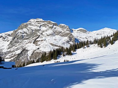 Alpstein dağ sırası ve Appenzell Alps massif, Unterwasser - İsviçre 'nin St. Gallen kantonu (Kanton St. Gallen, Schweiz)