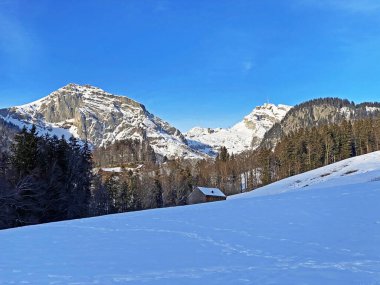 Alpstein dağlarındaki Stoss, Santis ya da Saentis tepelerinde ve Appenzell Alp dağlarında kış ve kar kucaklaşması - İsviçre 'nin St. Gallen Kantonu (Schweiz)