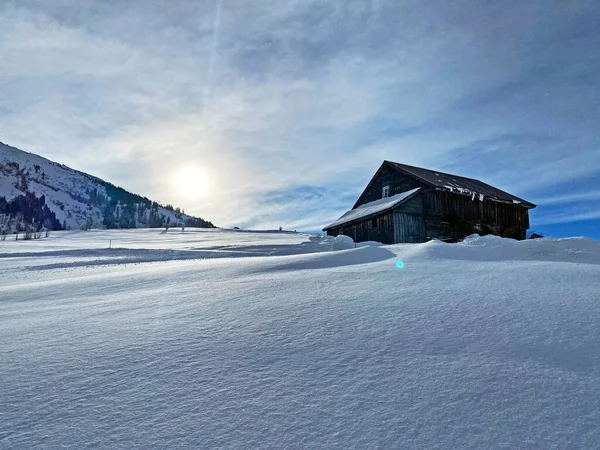 Idyllic Swiss Alpine Mountain Huts Traditional Swiss Rural Architecture Dressed — стоковое фото