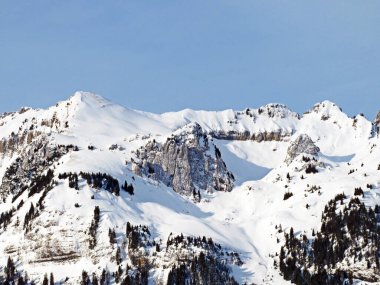 Alp dağlarının tepelerinde kış, Alpstein dağlarında Schwarzchopf ve Appenzell Alp dağlarında, Wildhaus - İsviçre 'nin St. Gallen Kantonu (Schweiz)