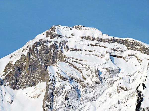 Idealny Zimowy Krajobraz Śnieżnym Alpejskim Szczycie Stoss Paśmie Górskim Alpstein — Zdjęcie stockowe