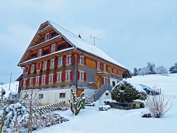 Idyllic Swiss Alpine Mountain Huts Traditional Swiss Rural Architecture Dressed —  Fotos de Stock