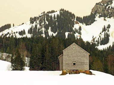 Walen Gölü veya Walenstadt Gölü (Walensee), Amden - İsviçre 'nin St. Gallen Kantonu (Schweiz)