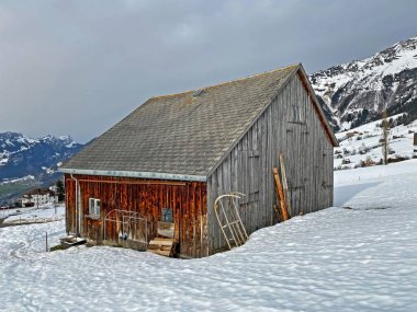 Walen Gölü veya Walenstadt Gölü (Walensee), Amden - İsviçre 'nin St. Gallen Kantonu (Schweiz)