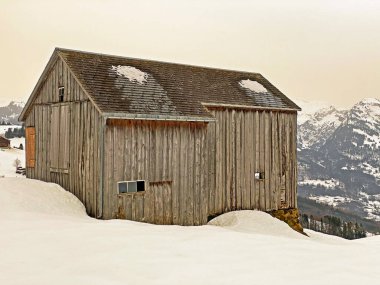 Walen Gölü veya Walenstadt Gölü (Walensee), Amden - İsviçre 'nin St. Gallen Kantonu (Schweiz)