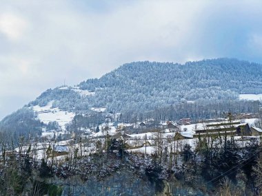 Walen Gölü veya Walenstadt Gölü (Walensee), Weesen - İsviçre 'nin St. Gallen Kanton Kantonu (Kanton St. Gallen, Schweiz)