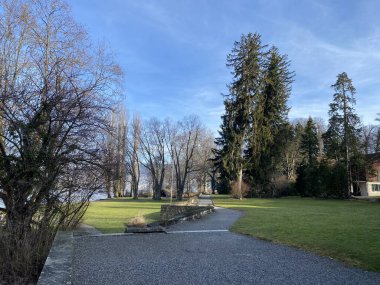 Au yarımadasında (Villa Au veya Schloss Au) ve Zürih Gölü boyunca (Zuerichsee oder Zurichsee), Wadenswil (Waedenswil) - Zürih Kantonu (Zuerich), İsviçre / Schweiz