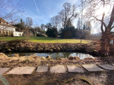 Au yarımadasında (Villa Au veya Schloss Au) ve Zürih Gölü boyunca (Zuerichsee oder Zurichsee), Wadenswil (Waedenswil) - Zürih Kantonu (Zuerich), İsviçre / Schweiz