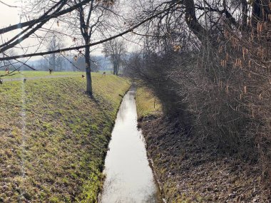 Doğal koruma alanı Aargau Reuss nehir ovasında (Naturschutzzone Aargauische Auen in der Reussebene), Rottenschwil - İsviçre / Schweiz