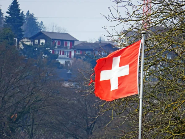 National flag of the Swiss Confederation (Flag of Switzerland - National Flag of Switzerland) / Nationalflagge der Schweizerischen Eidgenossenschaft (Offizielle Flagge der Schweiz - Schweizer Flagge)