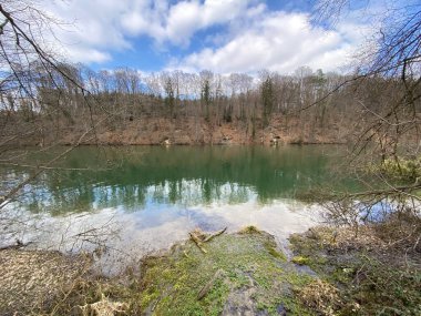 Hermetschwil Manastırı (Kloster Hermetschwil) ile Bremgarten Hidroelektrik Barajı (Kraftwerk Bremgarten-Zufikon) arasındaki Reuss Nehri - İsviçre (Schweiz)