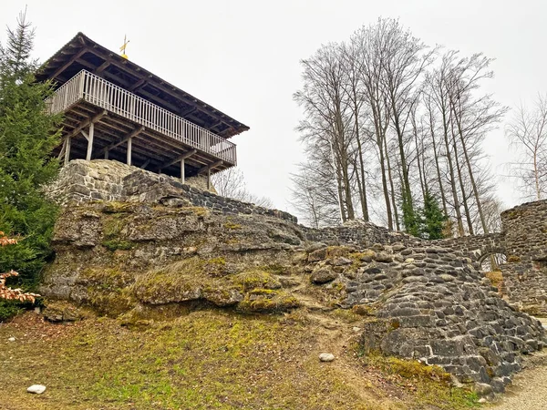 Wolhusen Kalesi kalıntıları veya Dış Kale (Wolhusen Burgruine oder Ruine Aeussere Burg Wolhusen) - İsviçre (Schweiz)