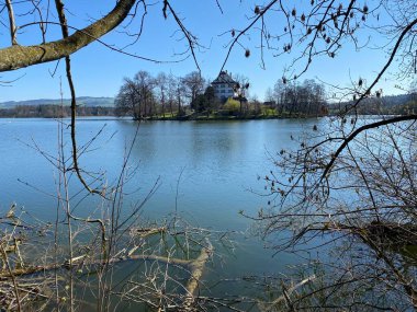 Mauensee Gölü veya Mauesee Gölü (Mauesee) - İsviçre, Lucerne Kantonu (Schweiz)