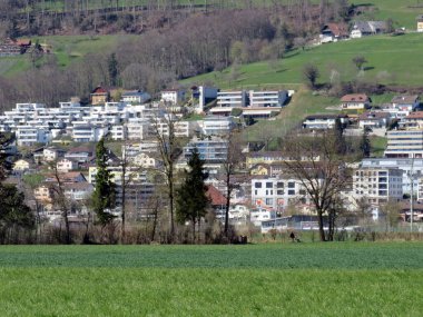 İsviçre 'nin Lucerne Kantonu (Schweiz), İsviçre' de Egozwilerberg tepesinin yamaçlarında yer alan küçük ve modern bir İsviçre yerleşim yeri.)