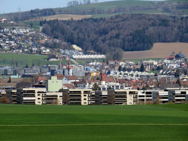 Paesaggio Naturale Che Domina Piccola Città Svizzera Sursee Con Una — Foto Stock