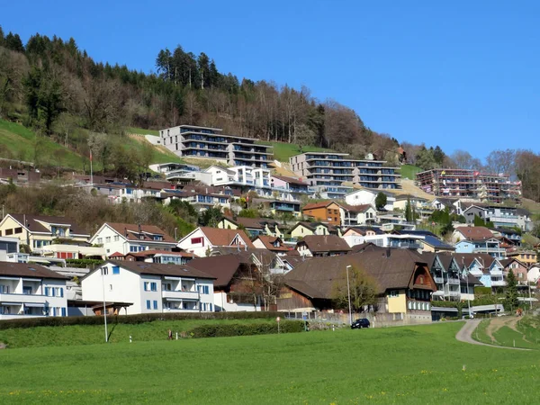 Malá Moderní Švýcarská Osada Nebo Vesnice Egolzwil Svazích Kopce Egozwilerberg — Stock fotografie