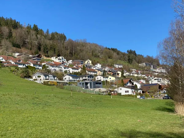 Malá Moderní Švýcarská Osada Nebo Vesnice Egolzwil Svazích Kopce Egozwilerberg — Stock fotografie