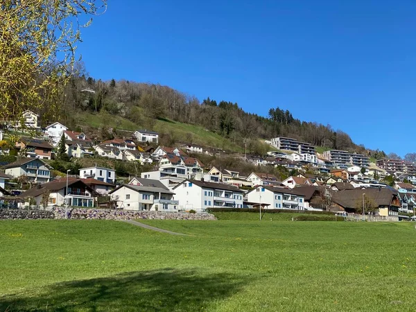 Piccolo Insediamento Svizzero Moderno Villaggio Egolzwil Sulle Pendici Della Collina — Foto Stock