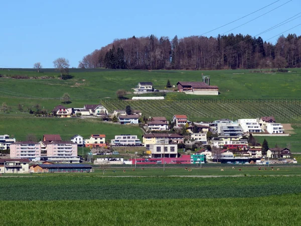 Piccolo Insediamento Svizzero Moderno Villaggio Wauwil Sulle Pendici Della Collina — Foto Stock