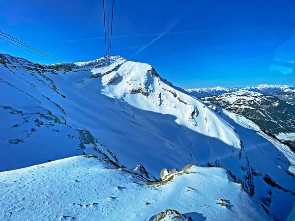 눈덮인 봉우리 Scex Rouge Rochers Scex Champ 스위스 보드의 Suisse — 스톡 사진